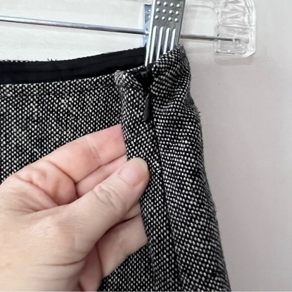 British Khaki Tweed Gray Wool Blend Asymmetrical Fringe Hem Skirt Size 10 - Picture 6 of 8